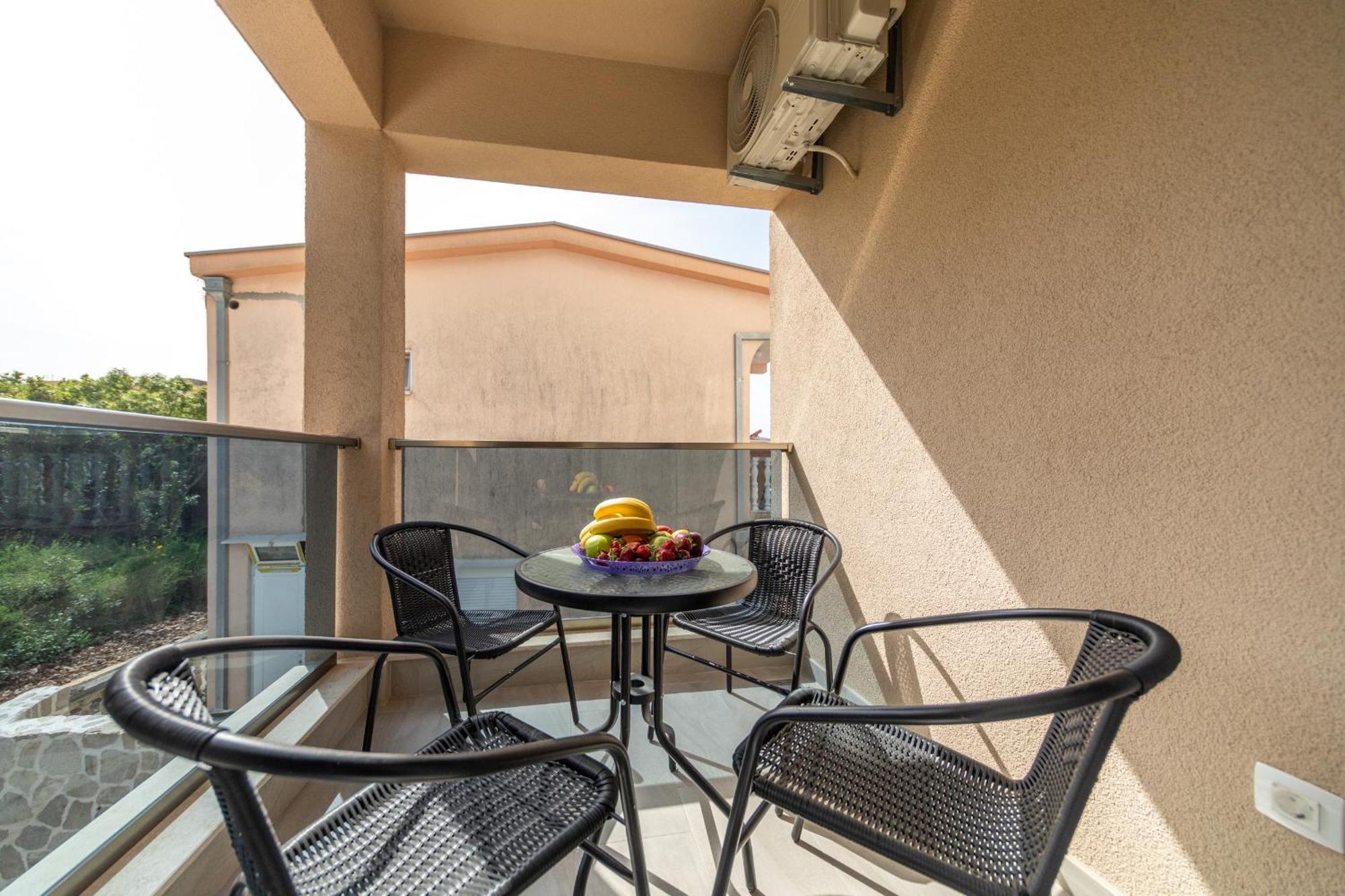 Sunways Apartments Dobra Voda Cameră foto